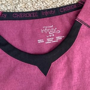 Cherokee infinity scrub top size L
